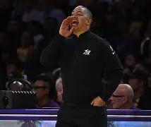 这也行？赛前休斯敦火箭调整名单以备欧篮联詹姆斯在独行侠比赛中爆冷，今夜波尔图止住颓势——国王杯节点到来的简单介绍